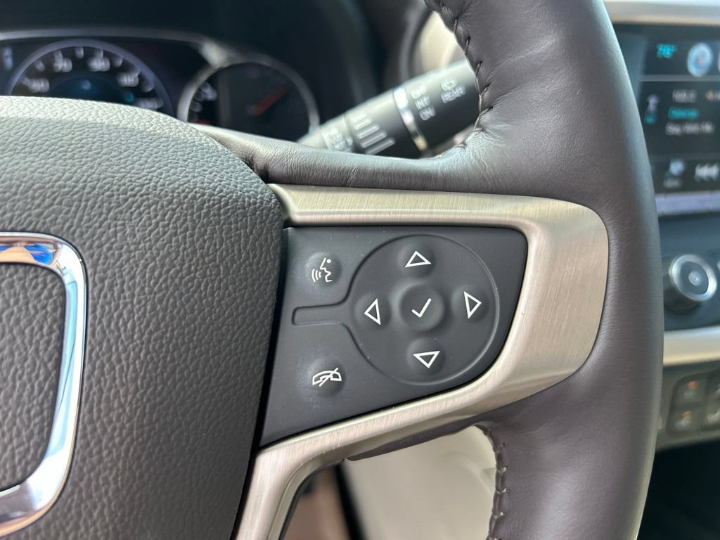 Used 2018 GMC Acadia Denali AWD/4WD image 25
