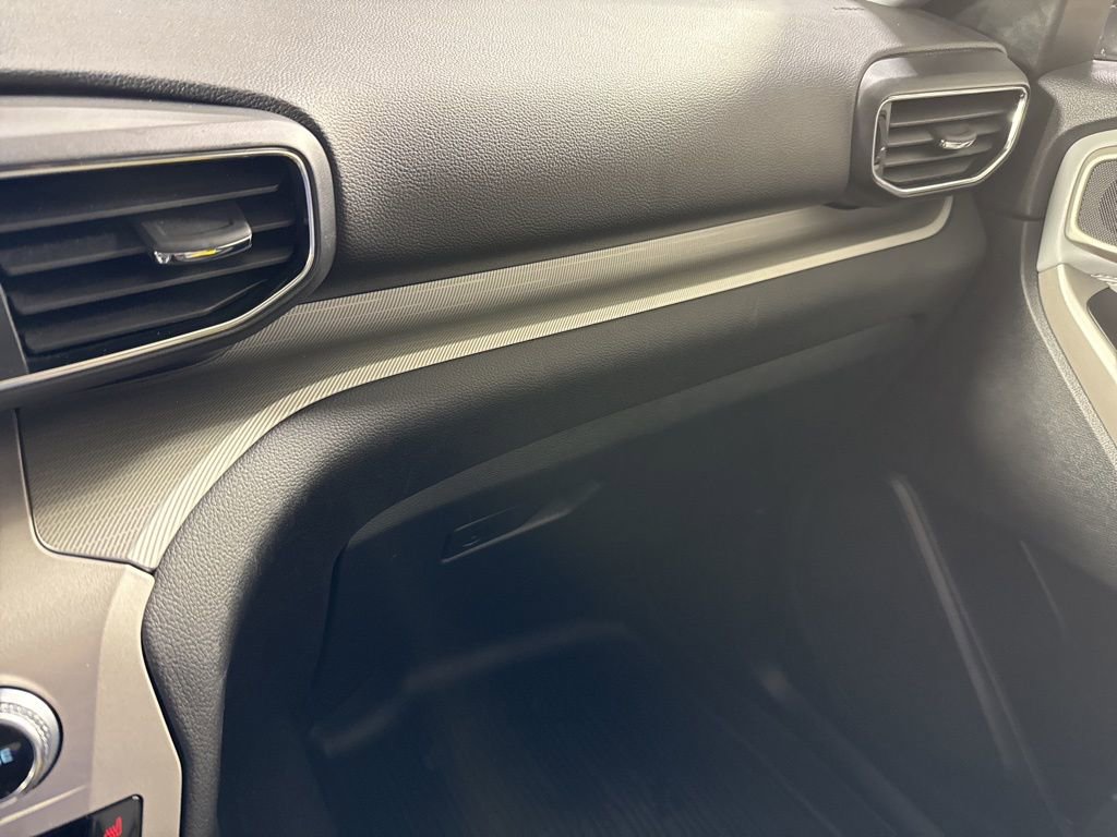 Used 2023 Ford Explorer XLT w/ Equipment Group 202A image 32