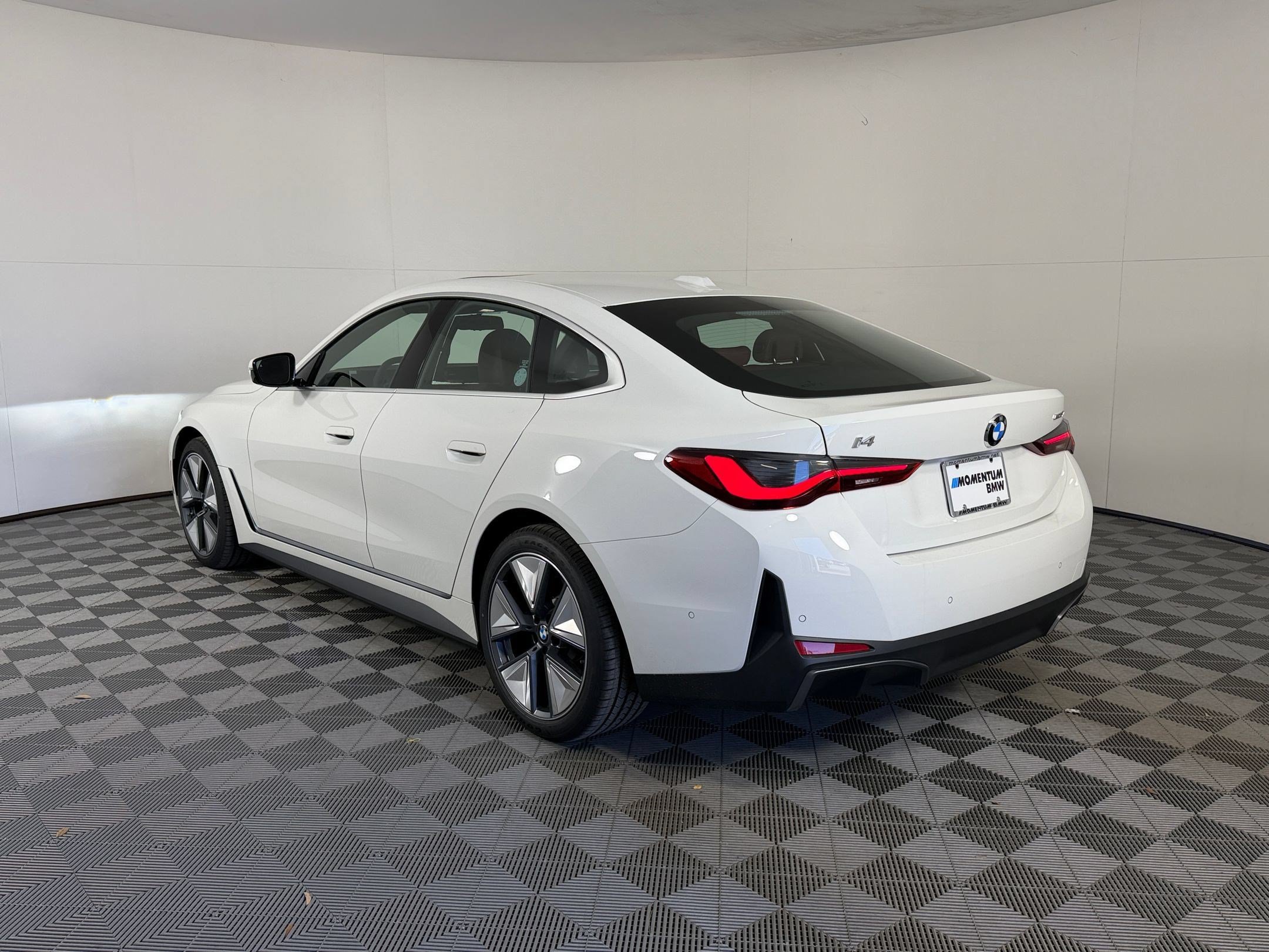 Used 2026 BMW i4 eDrive40 w/ Premium Package RWD image 3