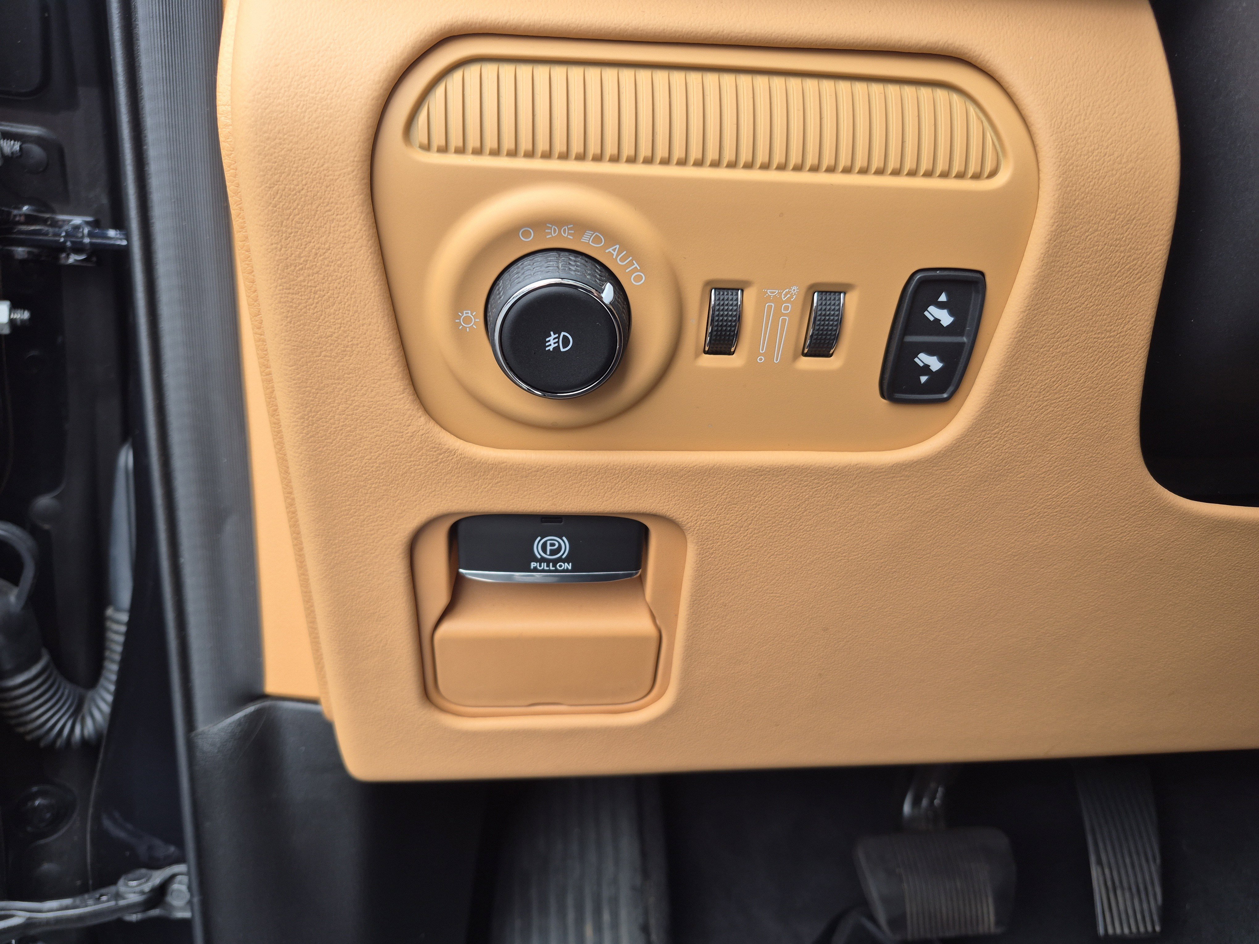 Used 2023 Jeep Grand Wagoneer L Series III image 26