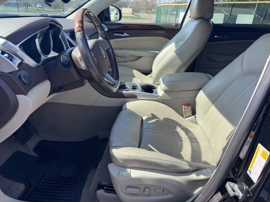 Used 2011 Cadillac SRX Luxury image 12