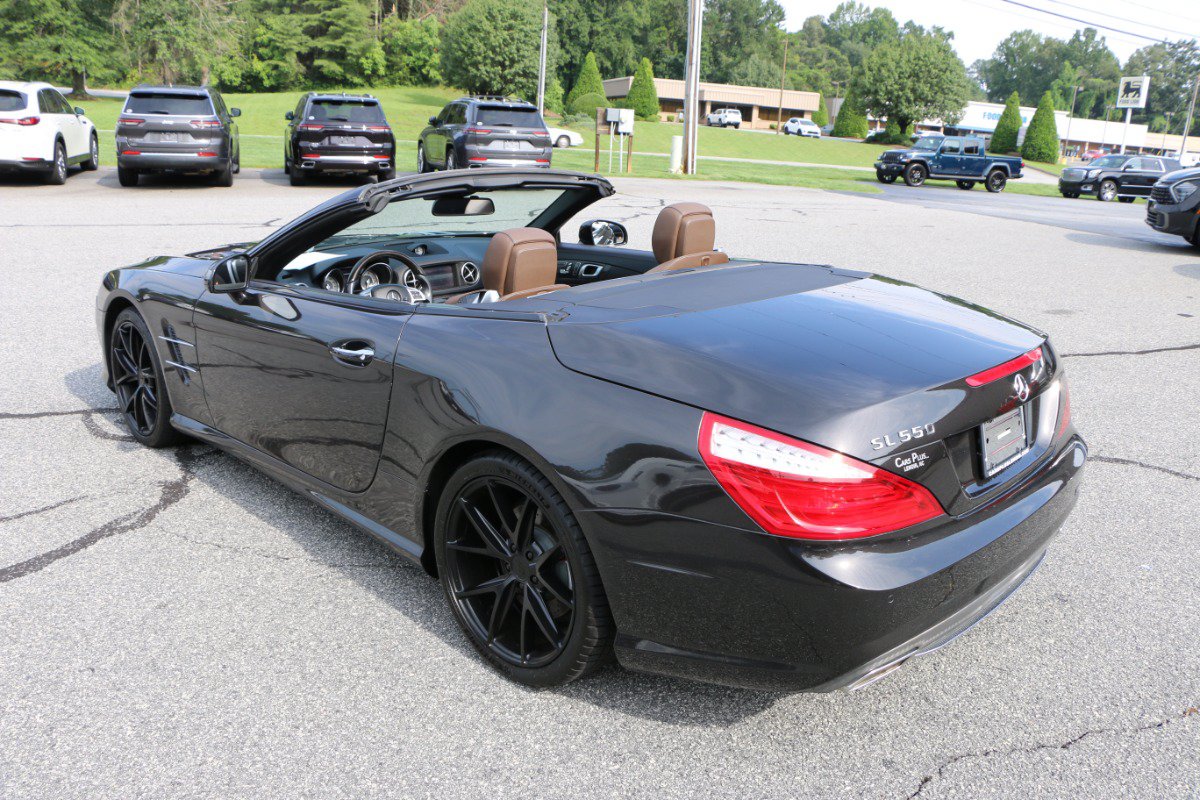Used 2014 Mercedes-Benz SL 550 image 3