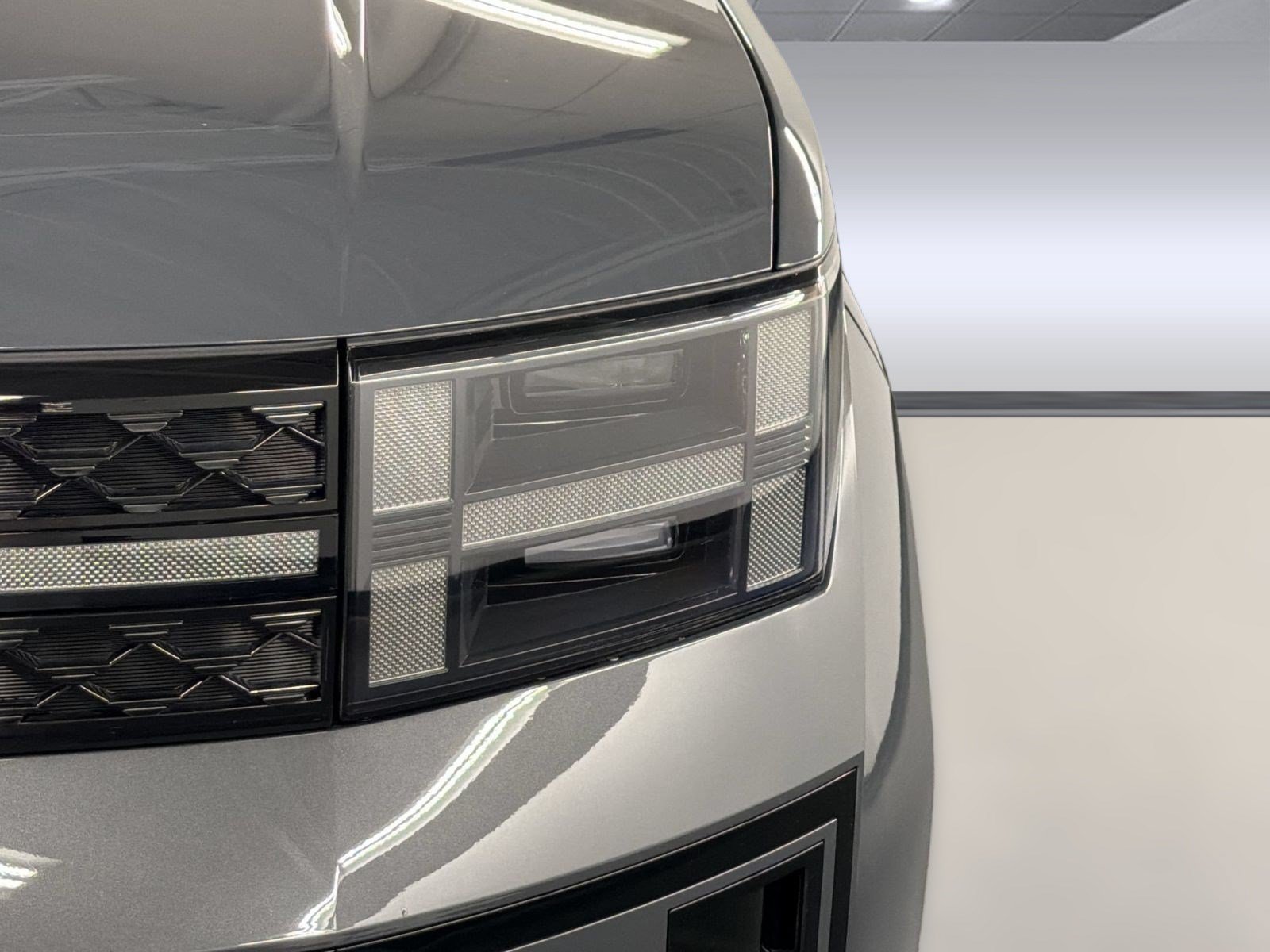 Used 2025 Hyundai Santa Fe Calligraphy FWD image 12