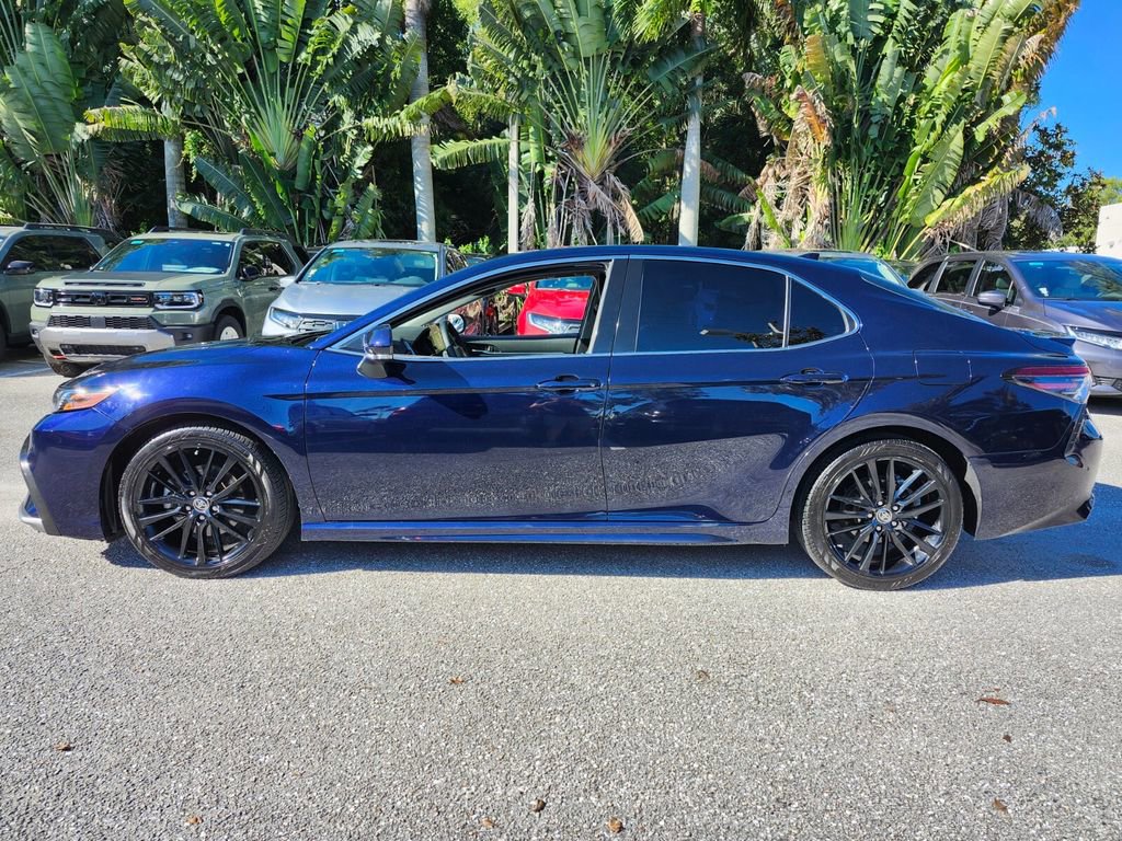 Used 2021 Toyota Camry XSE image 4