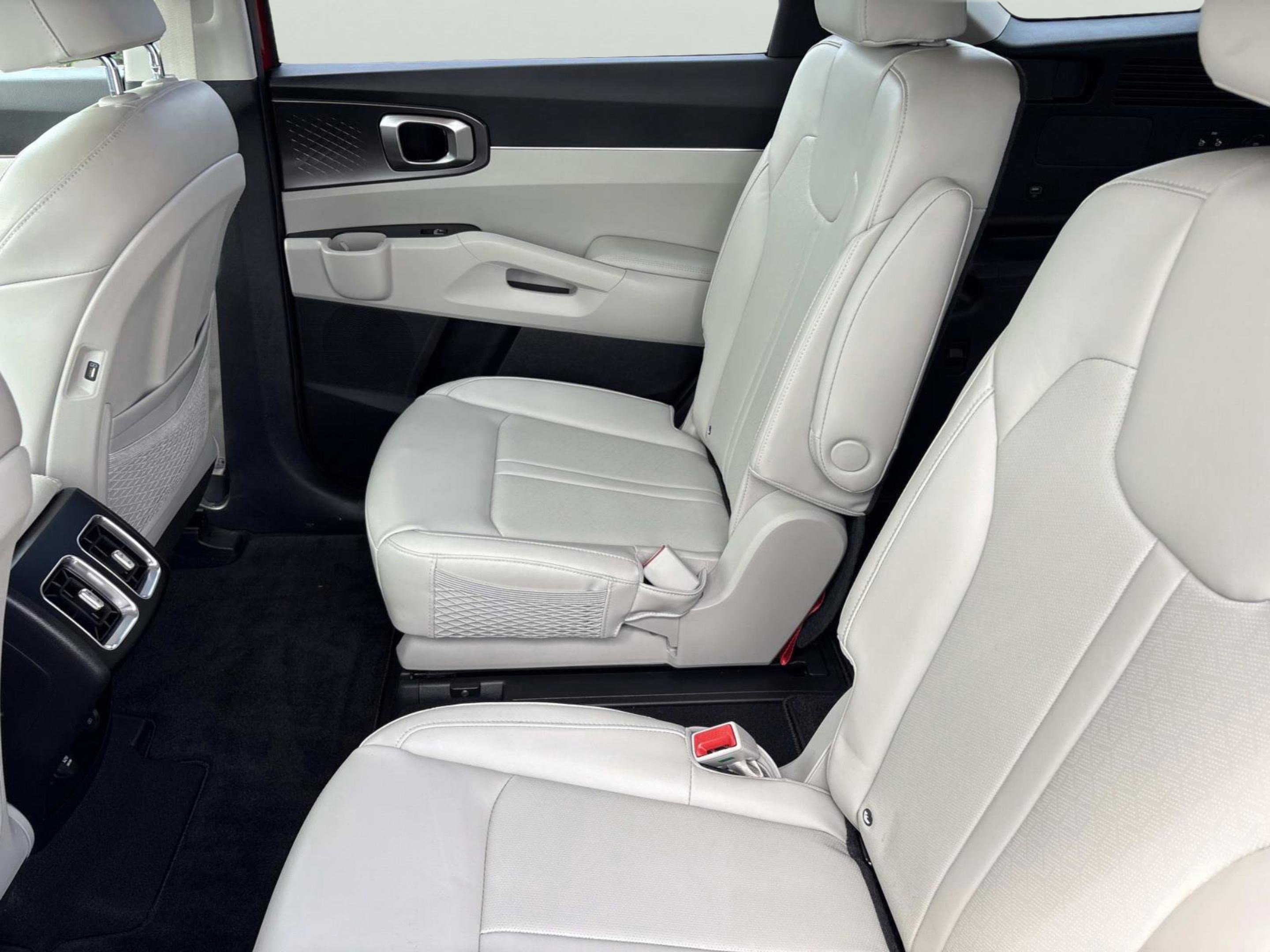 Used 2023 Kia Sorento EX image 18