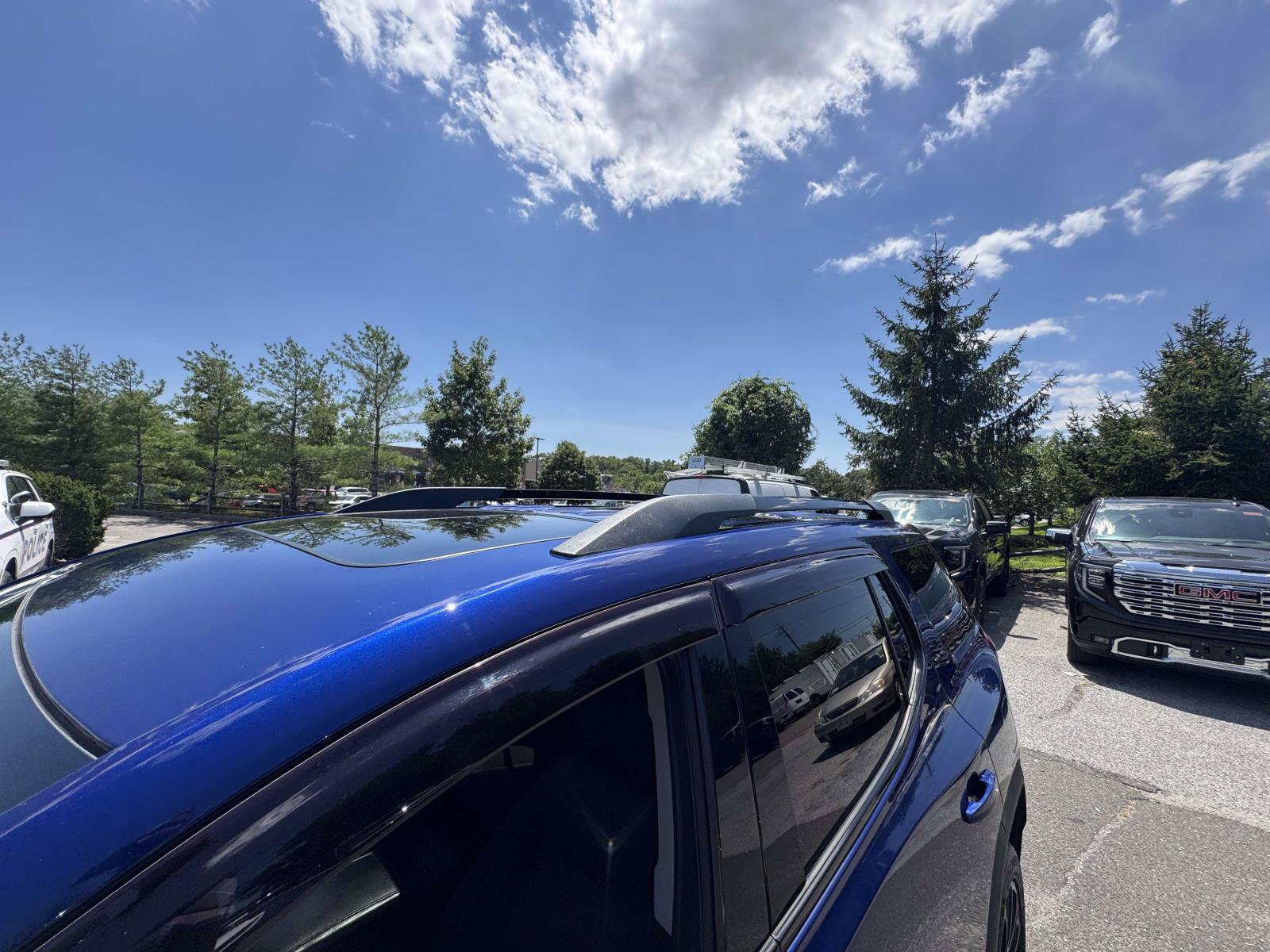Used 2023 GMC Acadia SLE w/ Driver Convenience Package FWD image 12