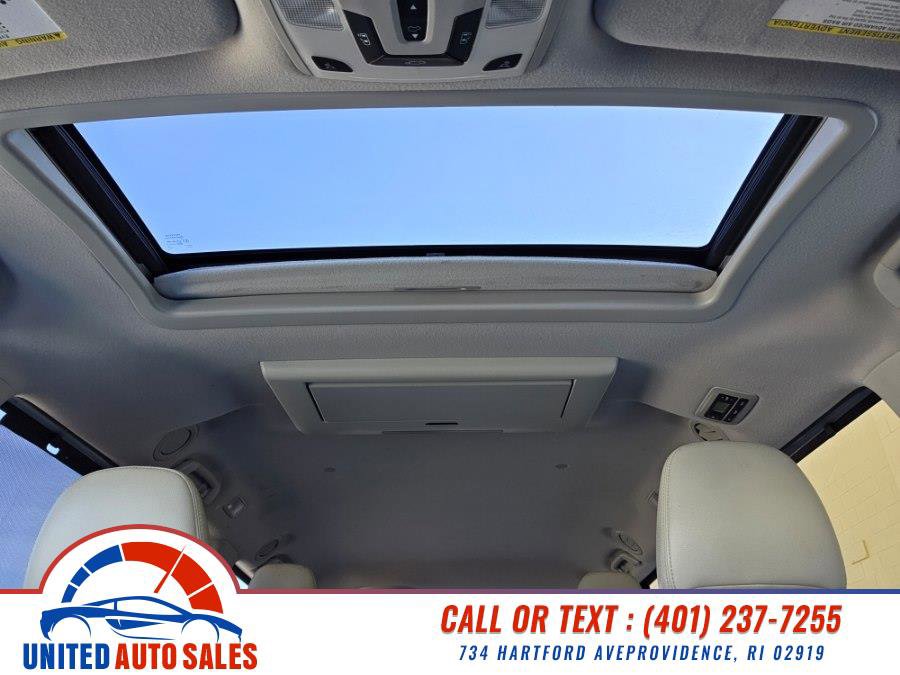 Used 2013 Toyota Sienna XLE w/ Entertainment Pkg image 27