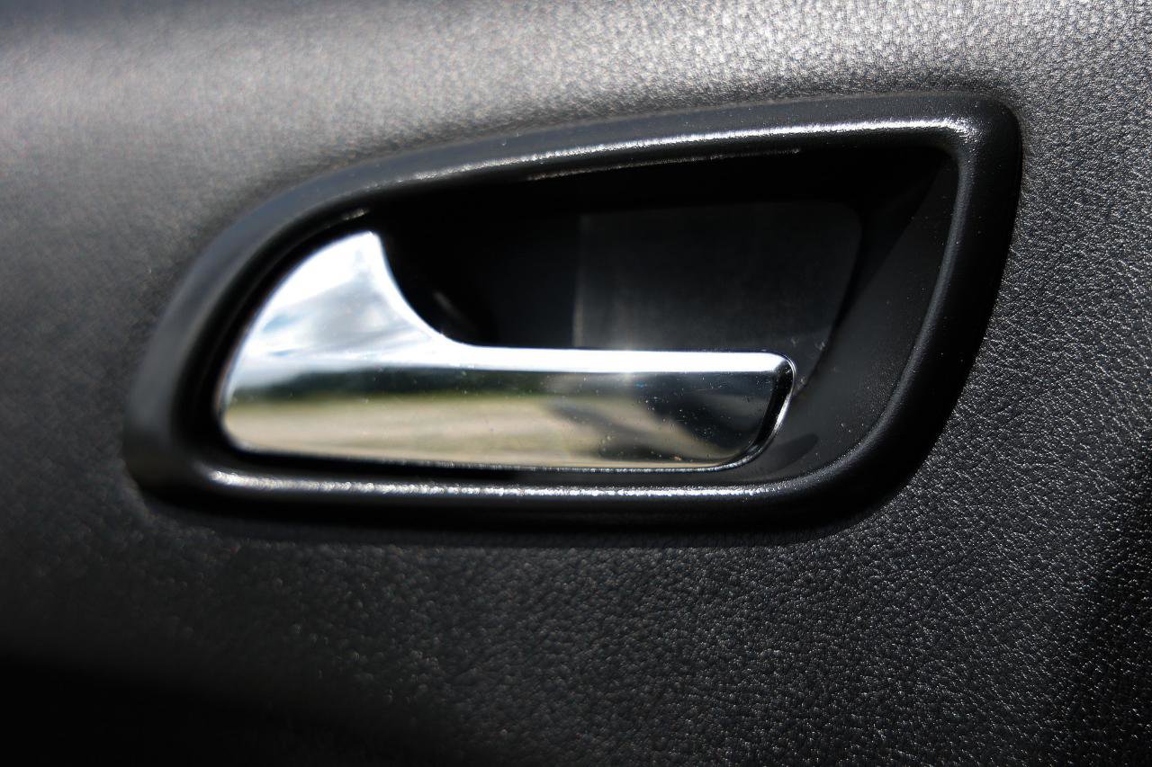 Used 2020 Dodge Journey SE FWD image 38