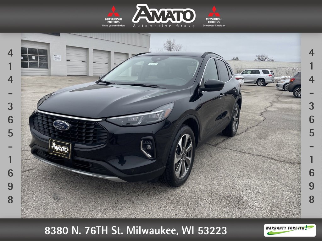 Used 2023 Ford Escape Platinum image 1