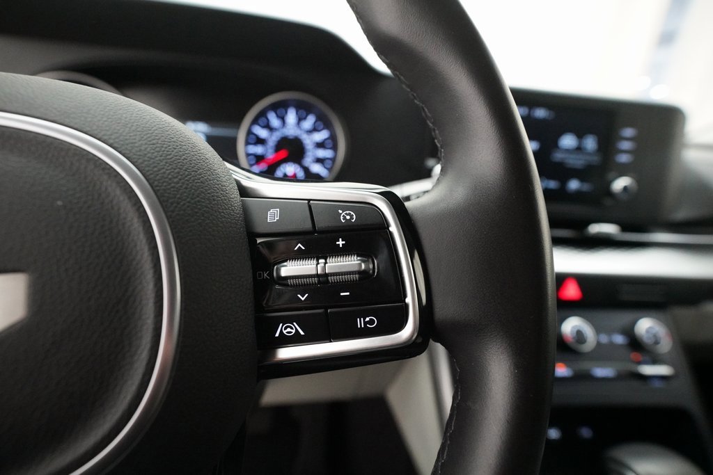 Certified 2024 Kia Carnival LX image 19