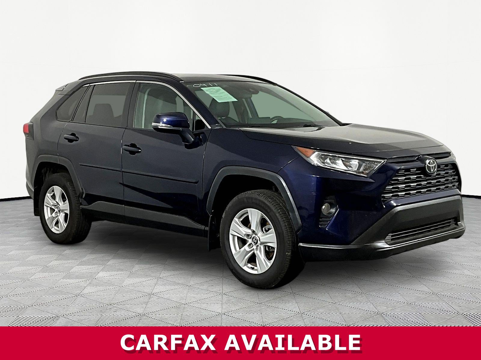 Used 2020 Toyota RAV4 XLE w/ Convenience Package FWD image 3