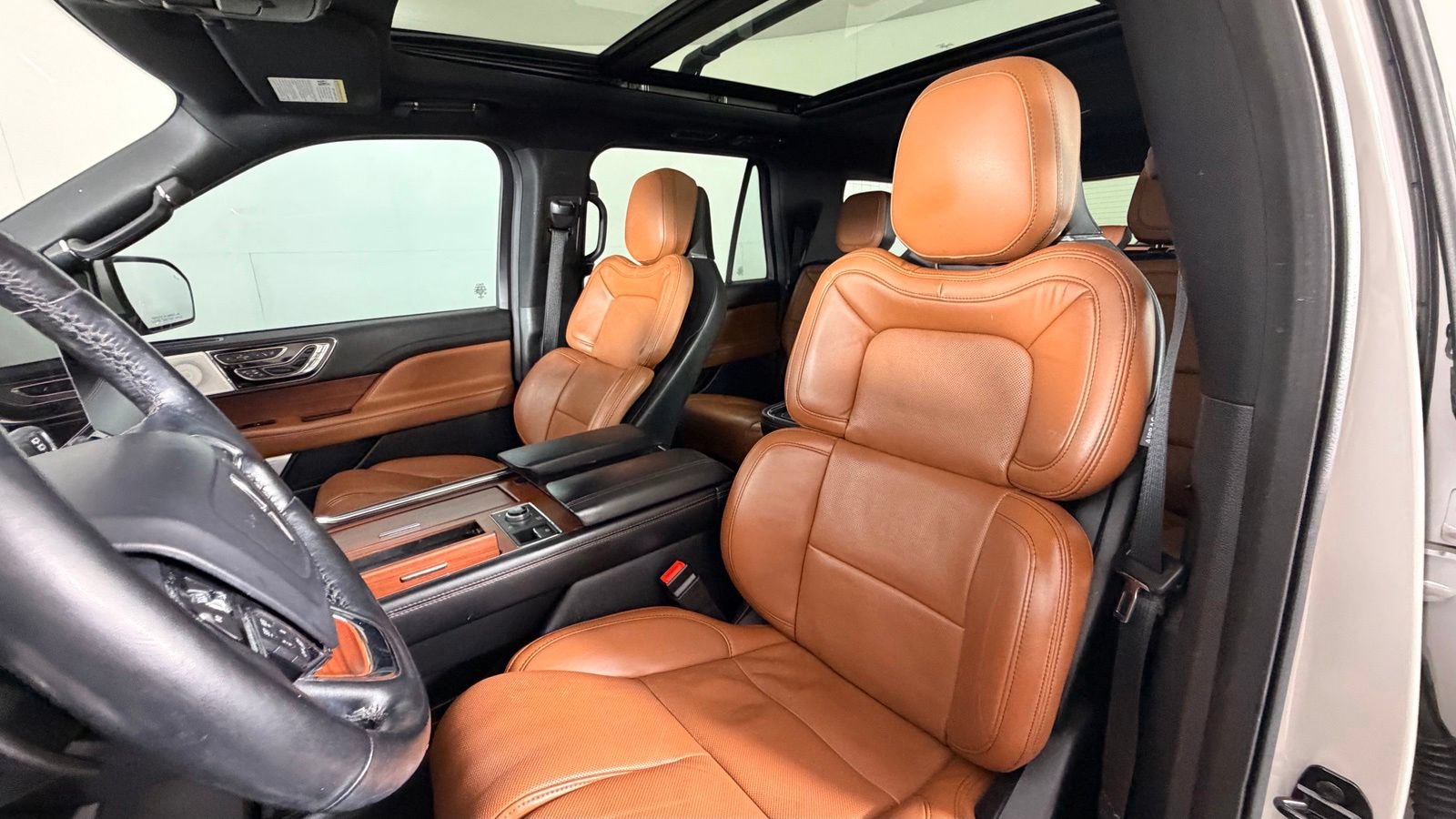 Used 2021 Lincoln Navigator L Reserve AWD/4WD image 11