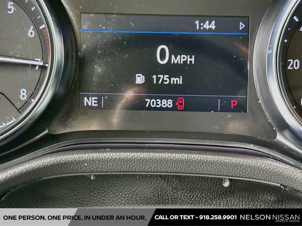Used 2022 Buick Encore GX Select w/ Sport Touring Package FWD image 12