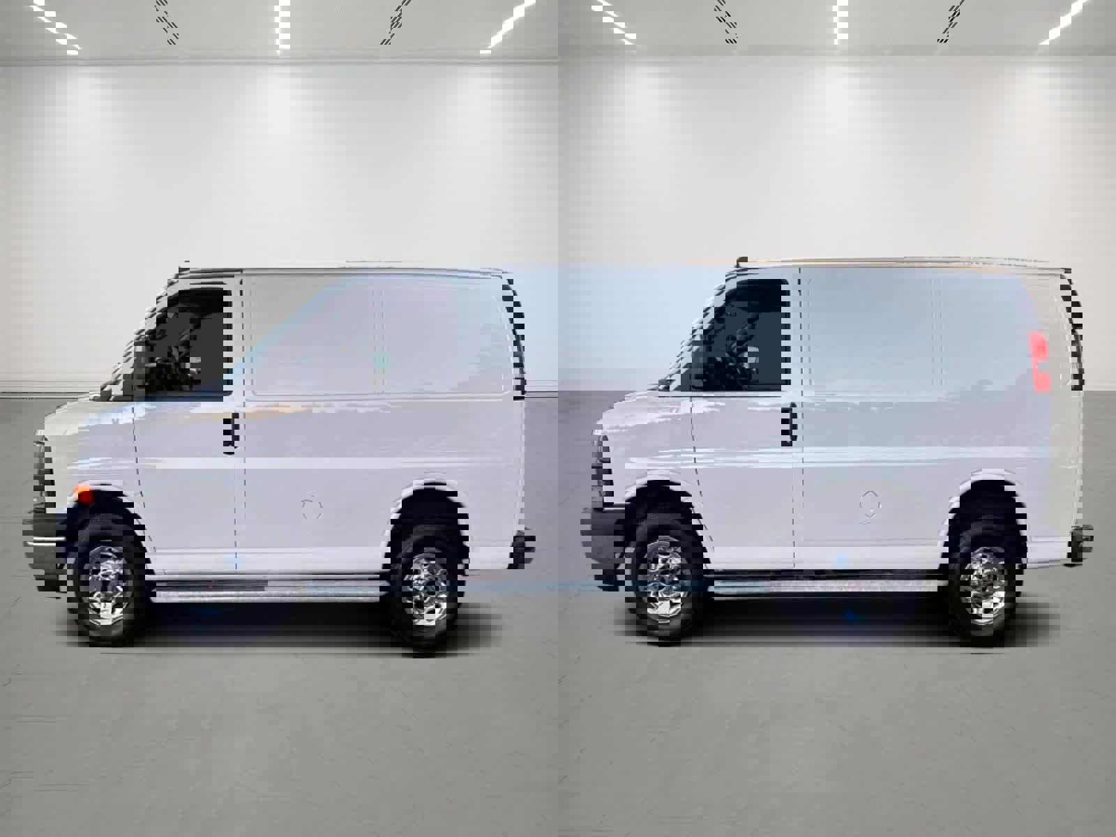 Used 2023 GMC Savana 2500 w/ Driver Convenience Package image 2