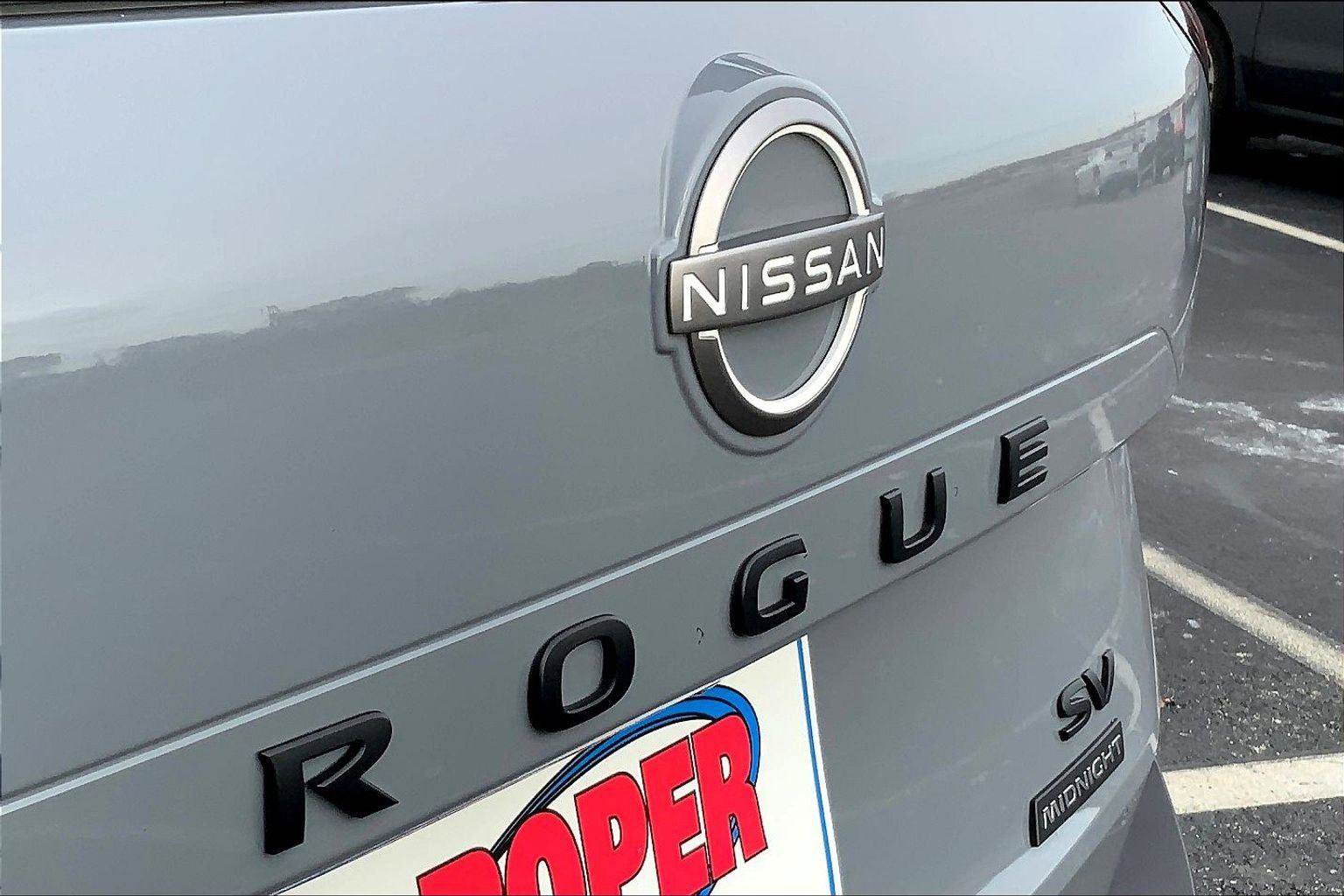 Used 2023 Nissan Rogue SV w/ SV Premium B Package image 31