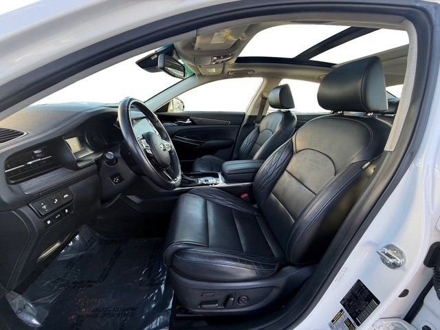 Used 2020 Kia Cadenza Limited image 16