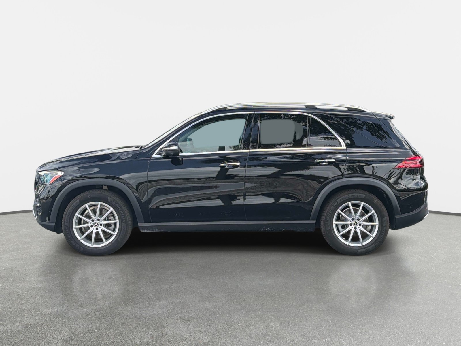 Used 2024 Mercedes-Benz GLE 350 4MATIC w/ Winter Package image 6