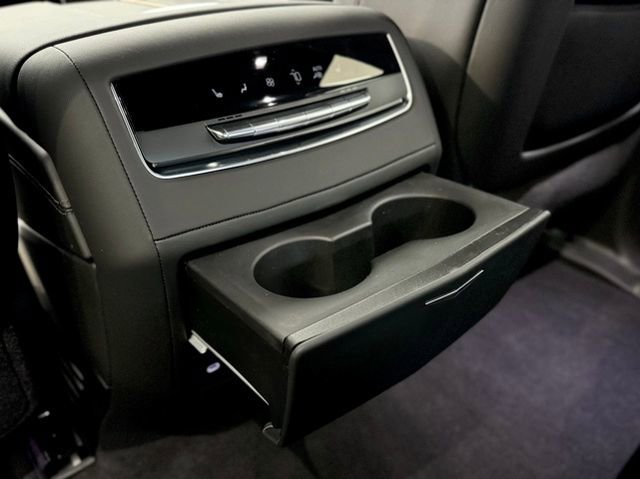 New 2026 Cadillac Escalade Luxury image 10