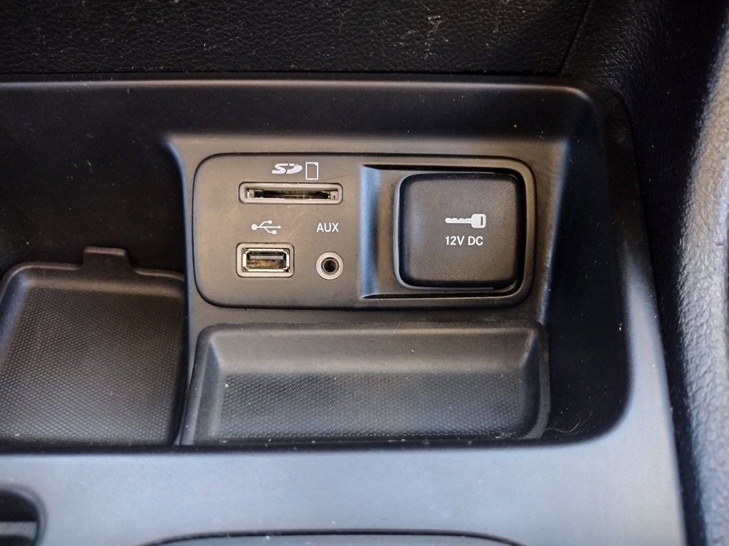 Used 2017 Jeep Cherokee Limited image 28