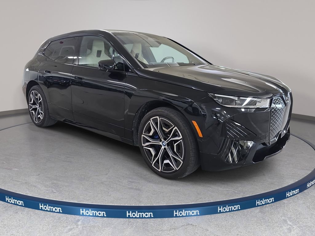 Used 2024 BMW iX xDrive50 w/ Sport Package AWD/4WD image 4