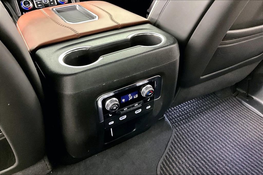 Certified 2024 GMC Yukon Denali Ultimate w/ LPO, Illumination Package AWD/4WD image 9