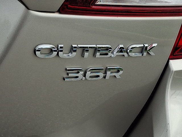Used 2016 Subaru Outback 3.6R Limited AWD/4WD image 31