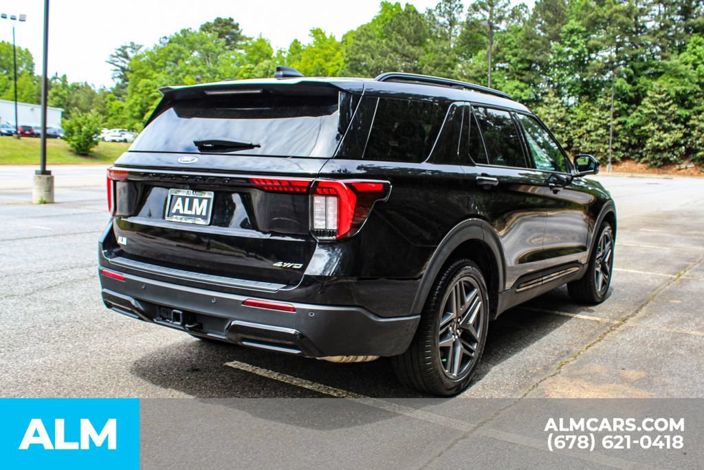 Used 2025 Ford Explorer ST-Line w/ ST-Line Street Pack AWD/4WD image 5