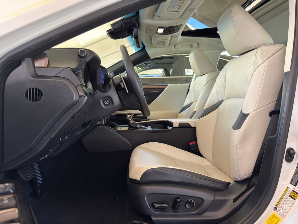 Certified 2023 Lexus ES 300h w/ Premium Package FWD image 15