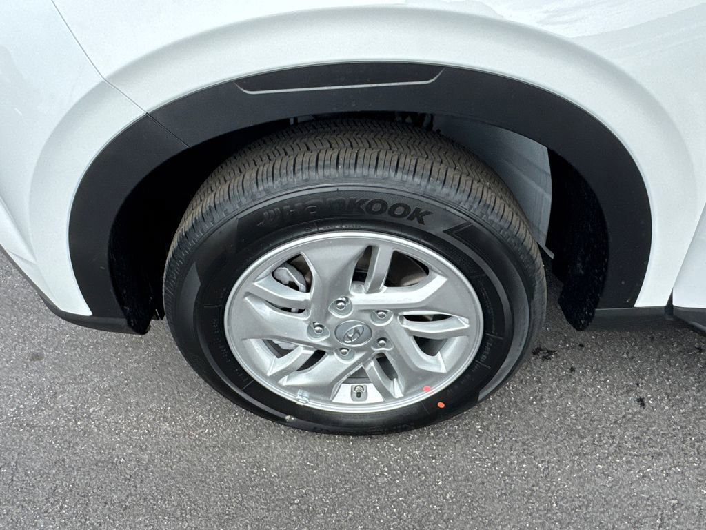 New 2026 Hyundai Venue SE image 22
