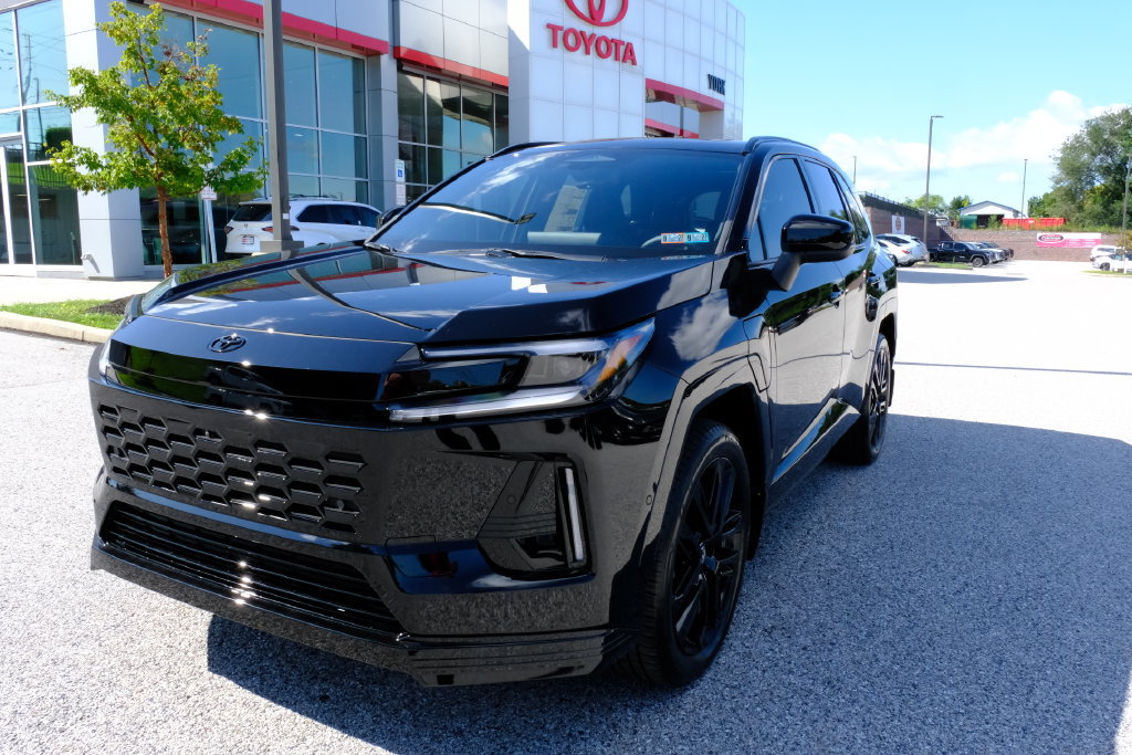 New 2026 Toyota RAV4 XSE w/ Panoramic Sun Roof Package AWD/4WD image 7