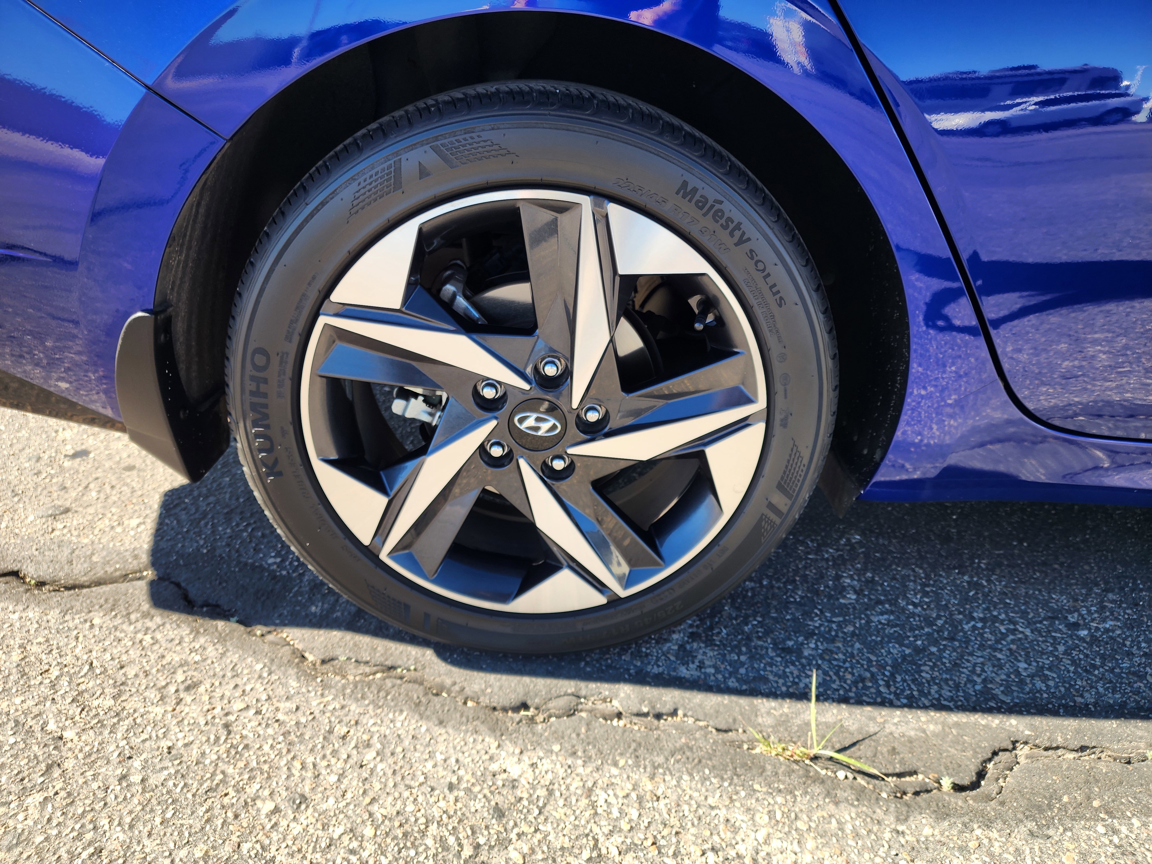 Used 2021 Hyundai Elantra Limited image 11