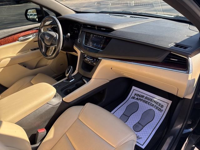 Used 2018 Cadillac XT5 Luxury w/ Driver Awareness Package image 17