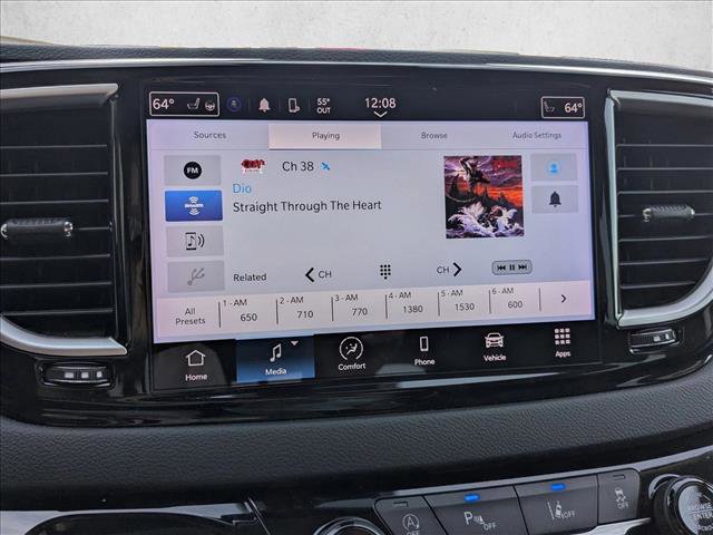 Used 2023 Chrysler Pacifica Touring-L image 14