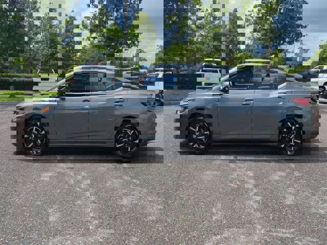 Used 2025 Nissan Sentra SV image 7