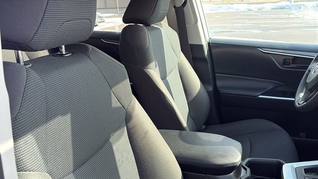 Used 2023 Toyota RAV4 LE image 28