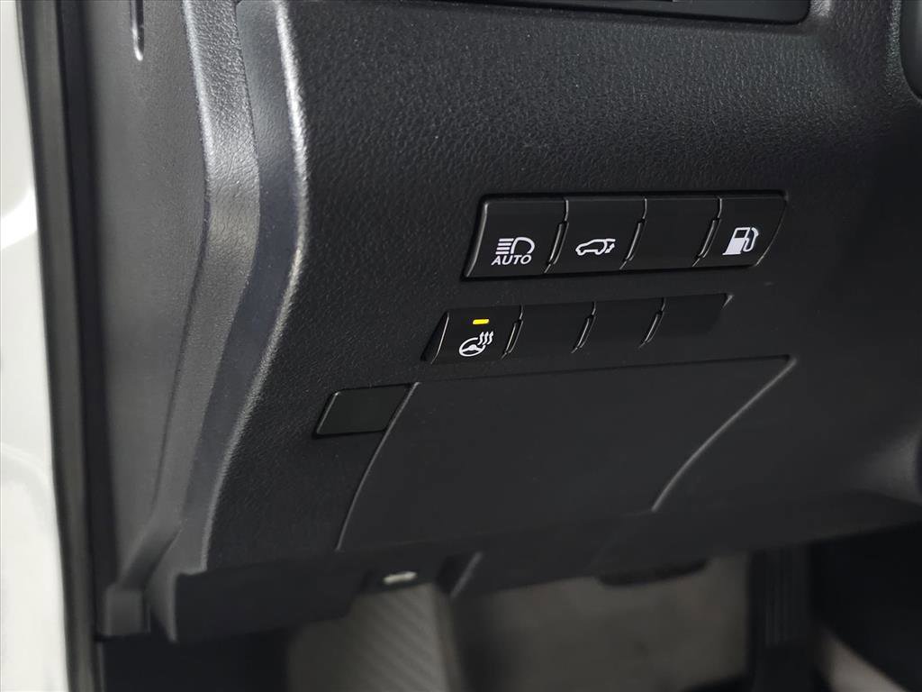 Used 2018 Lexus RX 450h AWD image 16