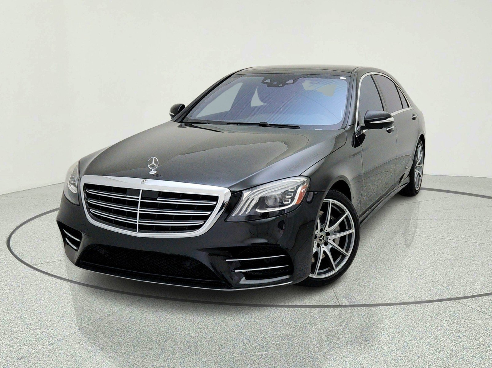 Used 2018 Mercedes-Benz S 450 Sedan image 2