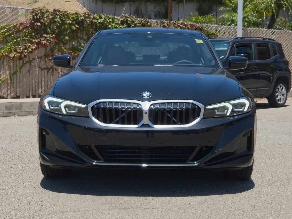 Used 2023 BMW 330i Sedan w/ Parking Assistance Package RWD image 3