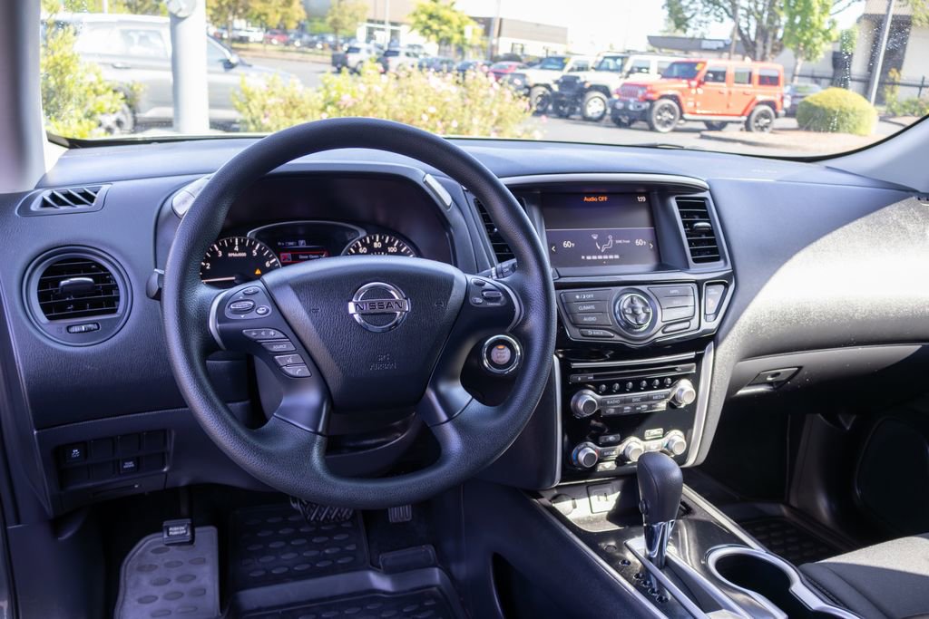 Used 2019 Nissan Pathfinder S AWD/4WD image 16