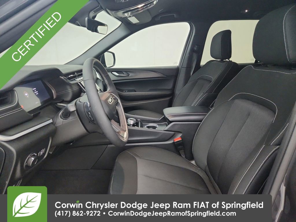Used 2025 Jeep Grand Cherokee Laredo w/ Luxury Tech Group I AWD/4WD image 18
