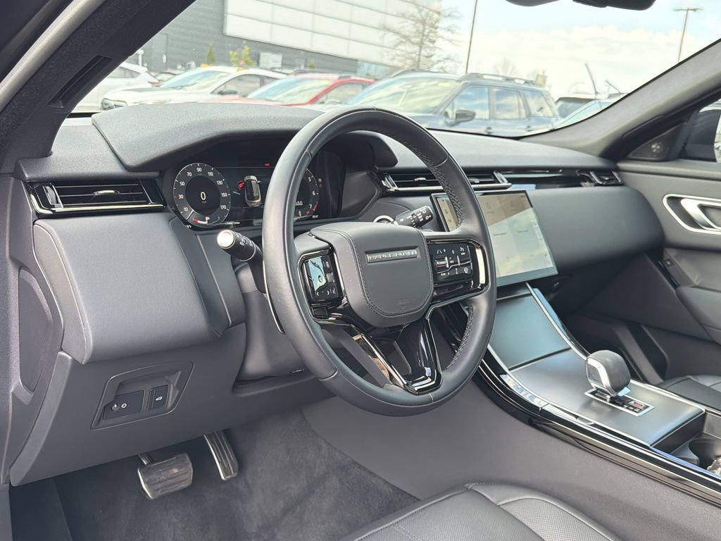 Used 2025 Land Rover Range Rover Velar Dynamic SE image 10