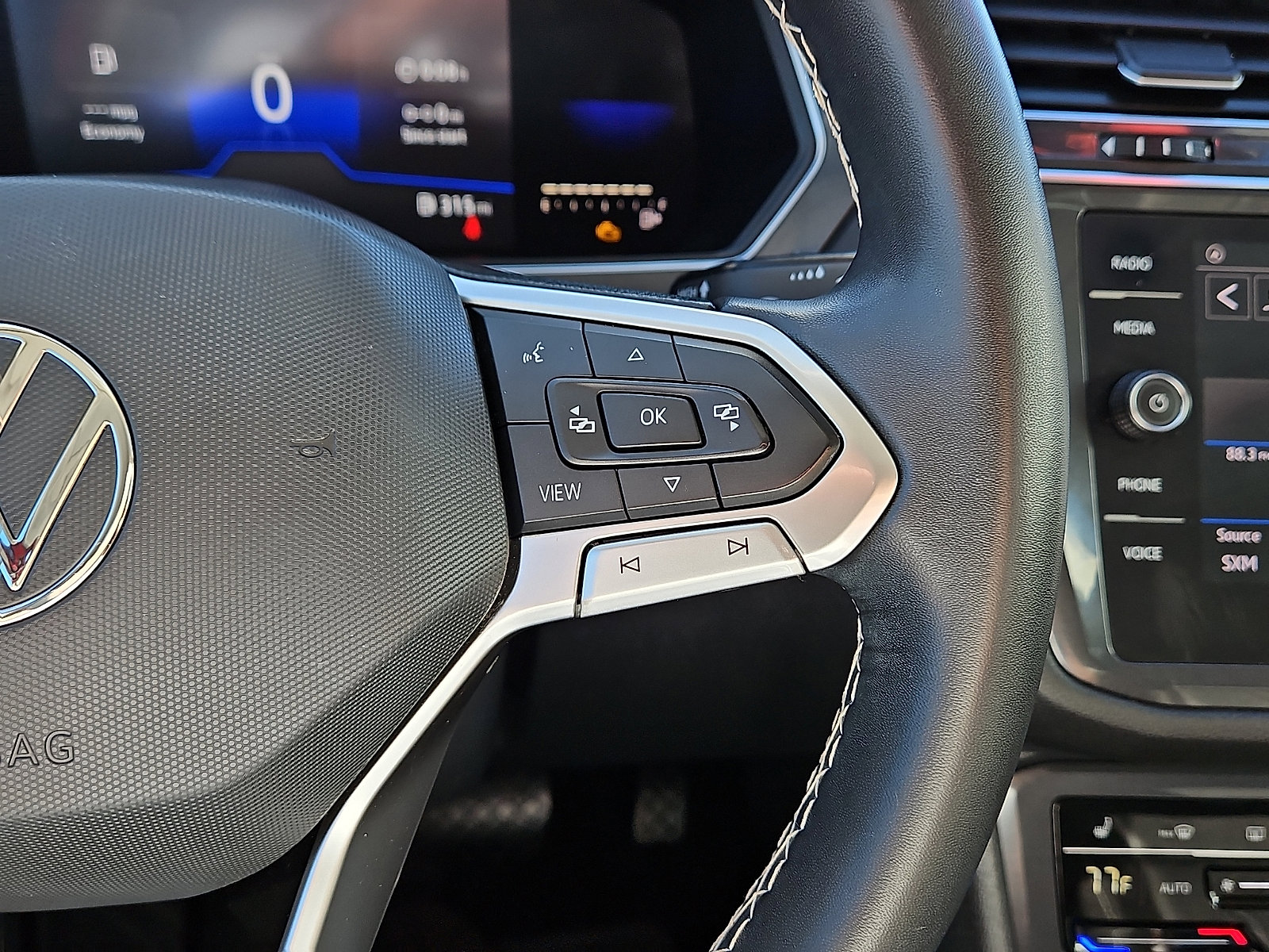 Certified 2022 Volkswagen Tiguan SE image 18