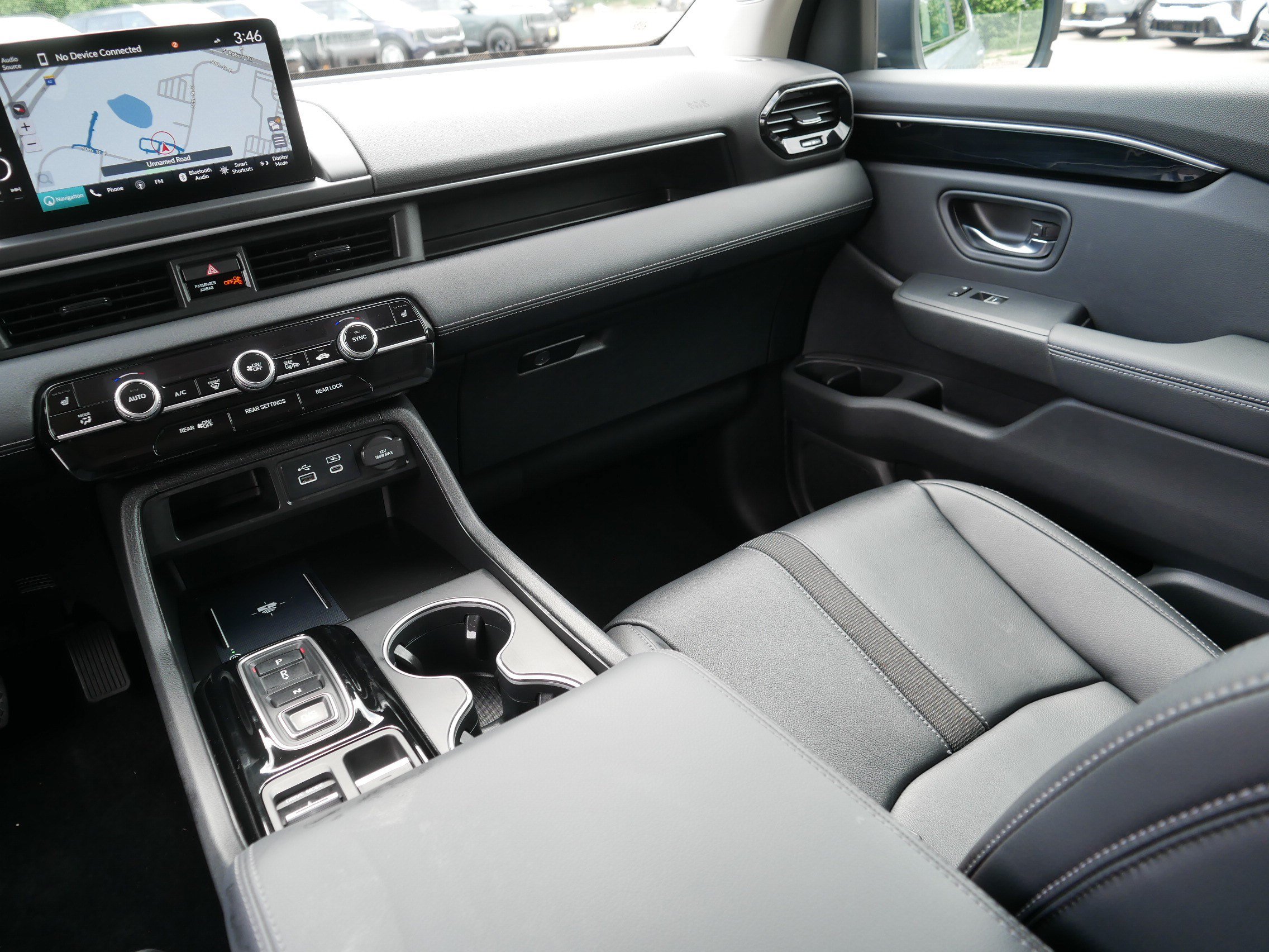 Used 2023 Honda Pilot Touring image 11