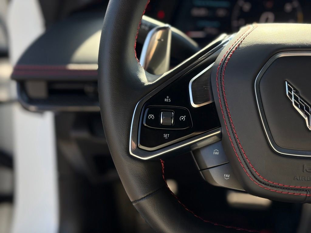 Used 2021 Chevrolet Corvette Stingray Premium Cpe w/ Z51 Performance Package image 19