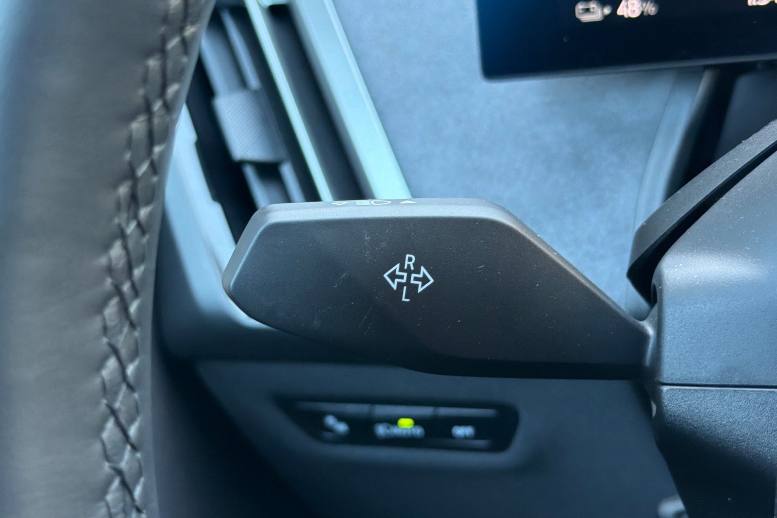 Used 2026 BMW iX xDrive60 w/ M Sport Package image 33