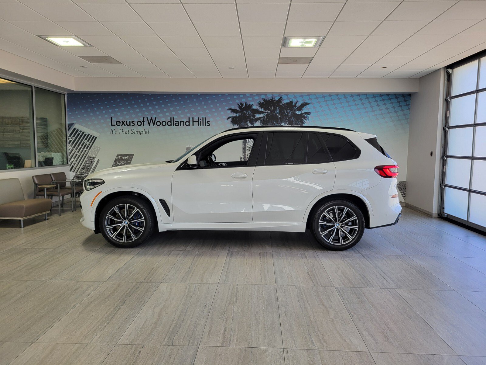 Used 2022 BMW X5 sDrive40i w/ M Sport Package RWD image 2