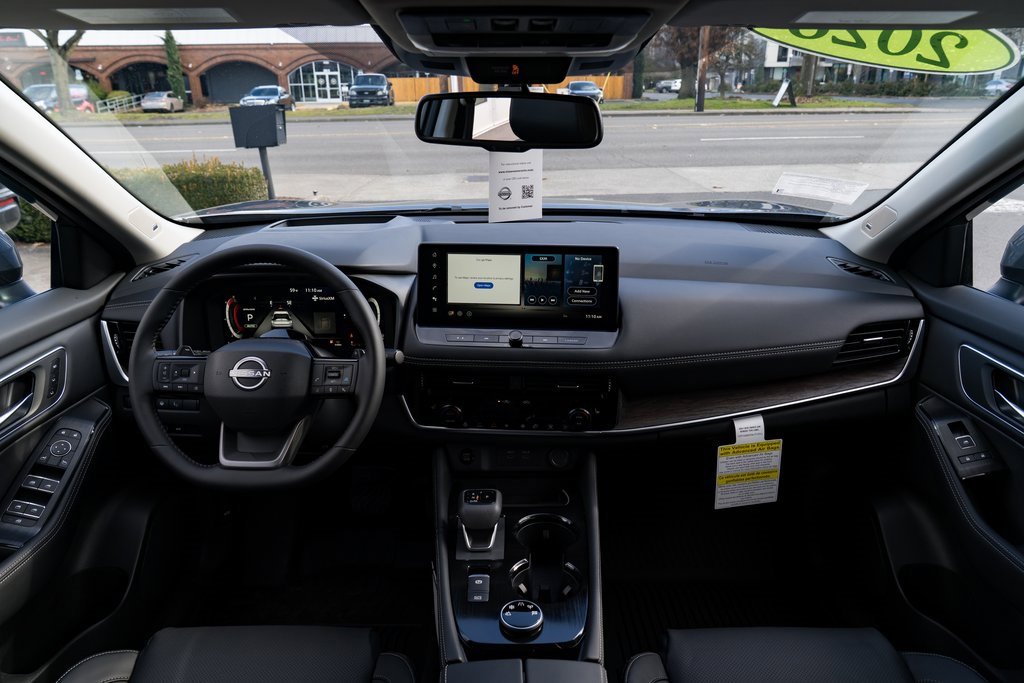 New 2026 Nissan Rogue Platinum image 9