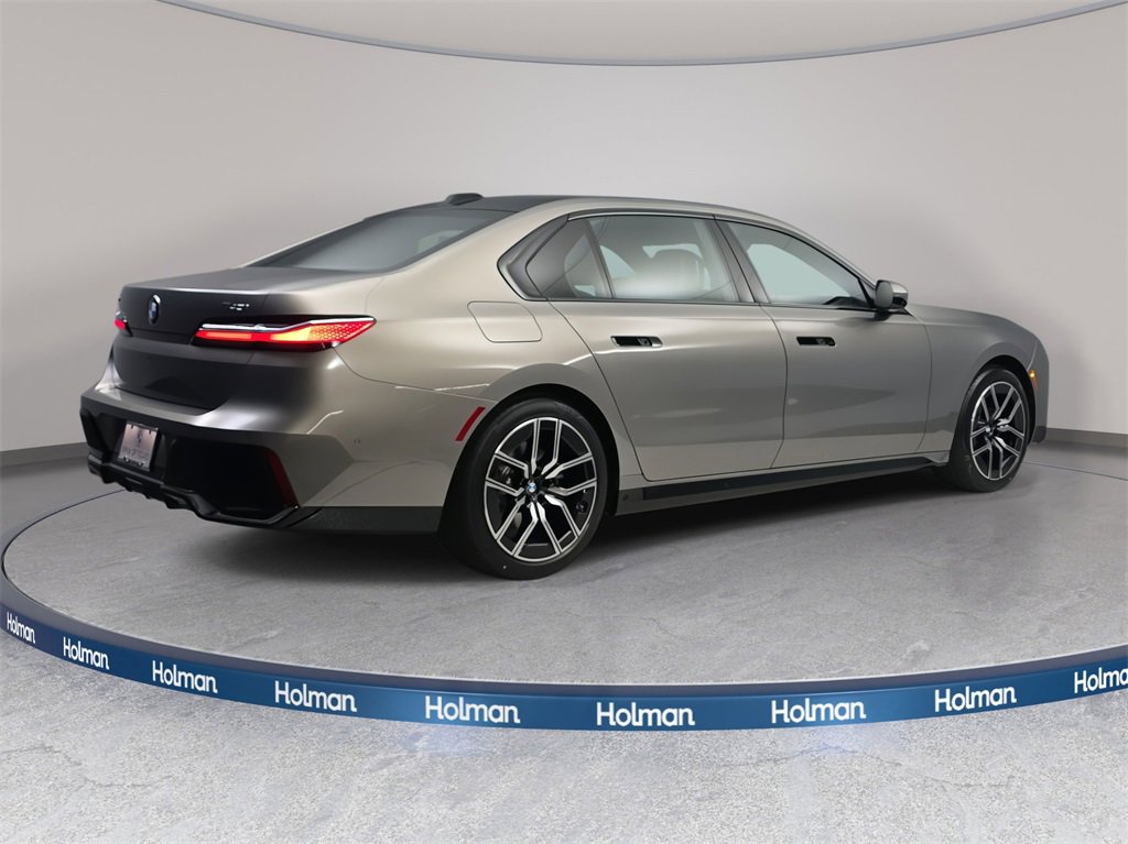 New 2026 BMW 740i xDrive w/ Executive Package image 5