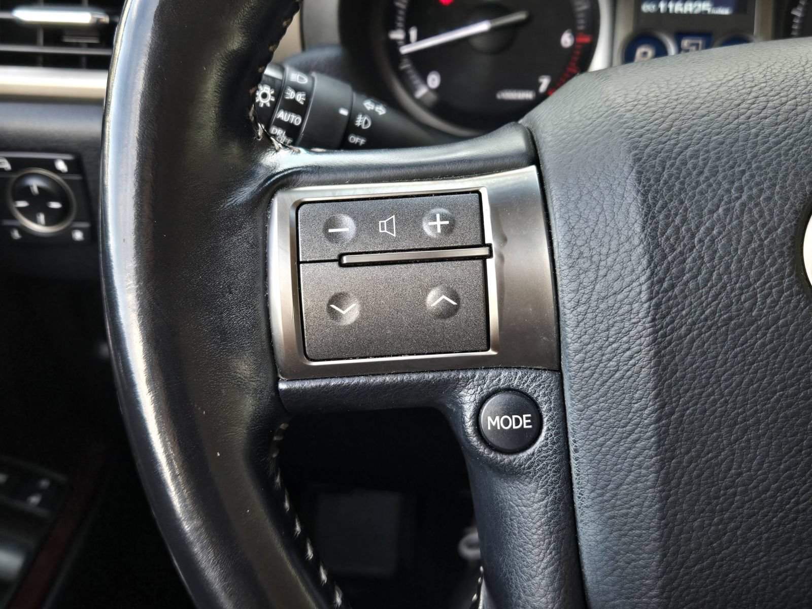 Used 2018 Lexus GX 460 Premium w/ Premium Package AWD/4WD image 27