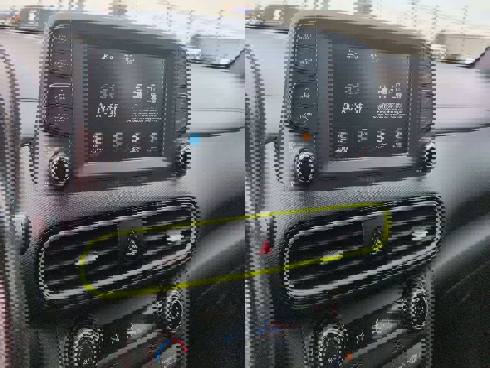 Used 2019 Hyundai Kona Limited image 26